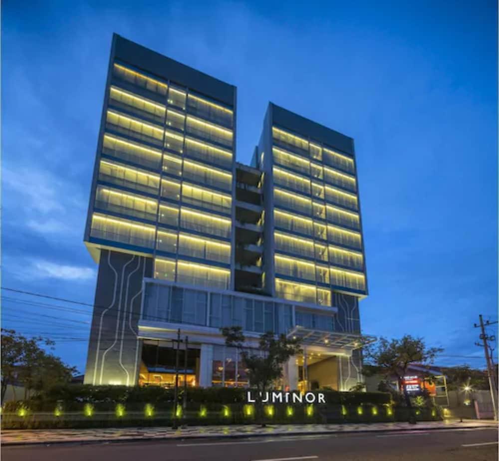 Luminor Hotel Jemursari By Wh With The Best Breakfast In Town And Located Near Surabaya Industrial Estate Rungkut Sier Exterior photo