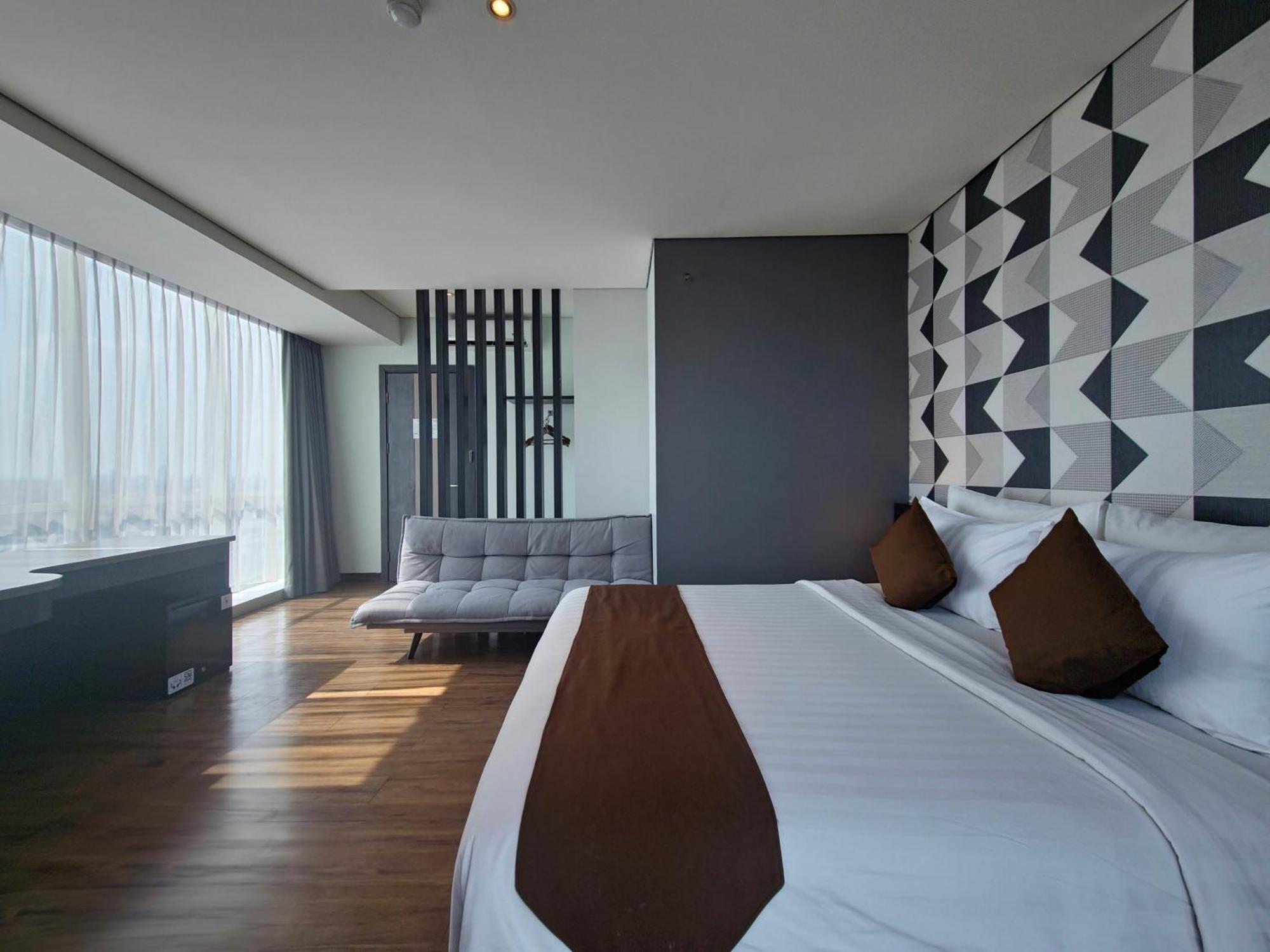 Luminor Hotel Jemursari By Wh With The Best Breakfast In Town And Located Near Surabaya Industrial Estate Rungkut Sier Exterior photo