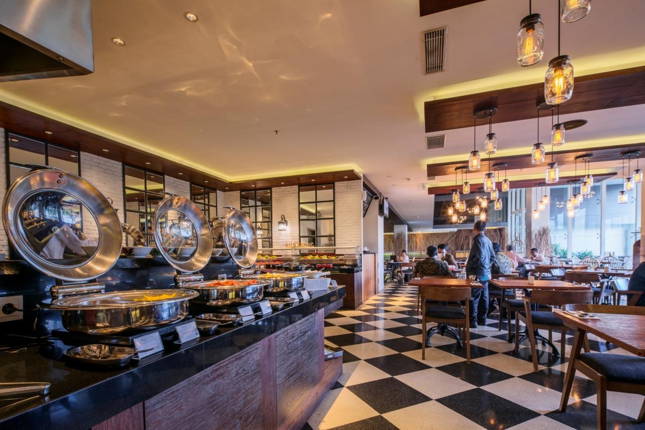Luminor Hotel Jemursari By Wh With The Best Breakfast In Town And Located Near Surabaya Industrial Estate Rungkut Sier Exterior photo