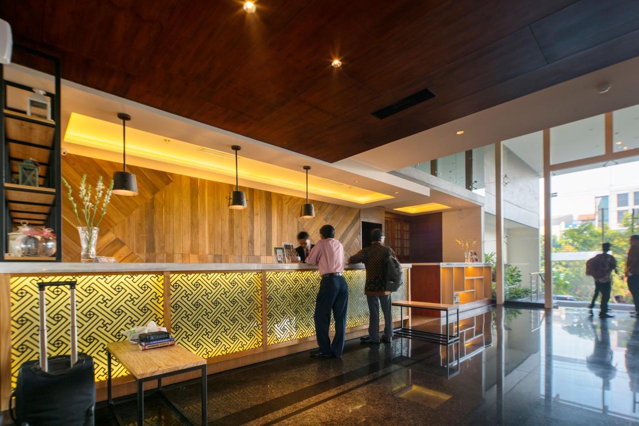 Luminor Hotel Jemursari By Wh With The Best Breakfast In Town And Located Near Surabaya Industrial Estate Rungkut Sier Exterior photo