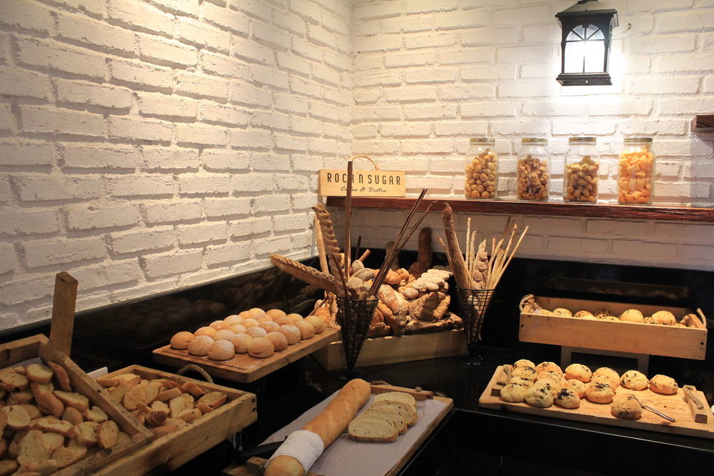 Luminor Hotel Jemursari By Wh With The Best Breakfast In Town And Located Near Surabaya Industrial Estate Rungkut Sier Exterior photo